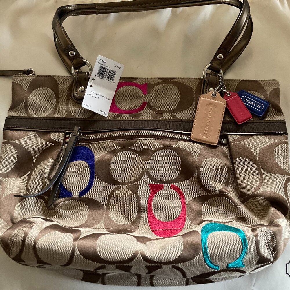 COACH POP EMBLEM SIGNATURE GLAM BAG